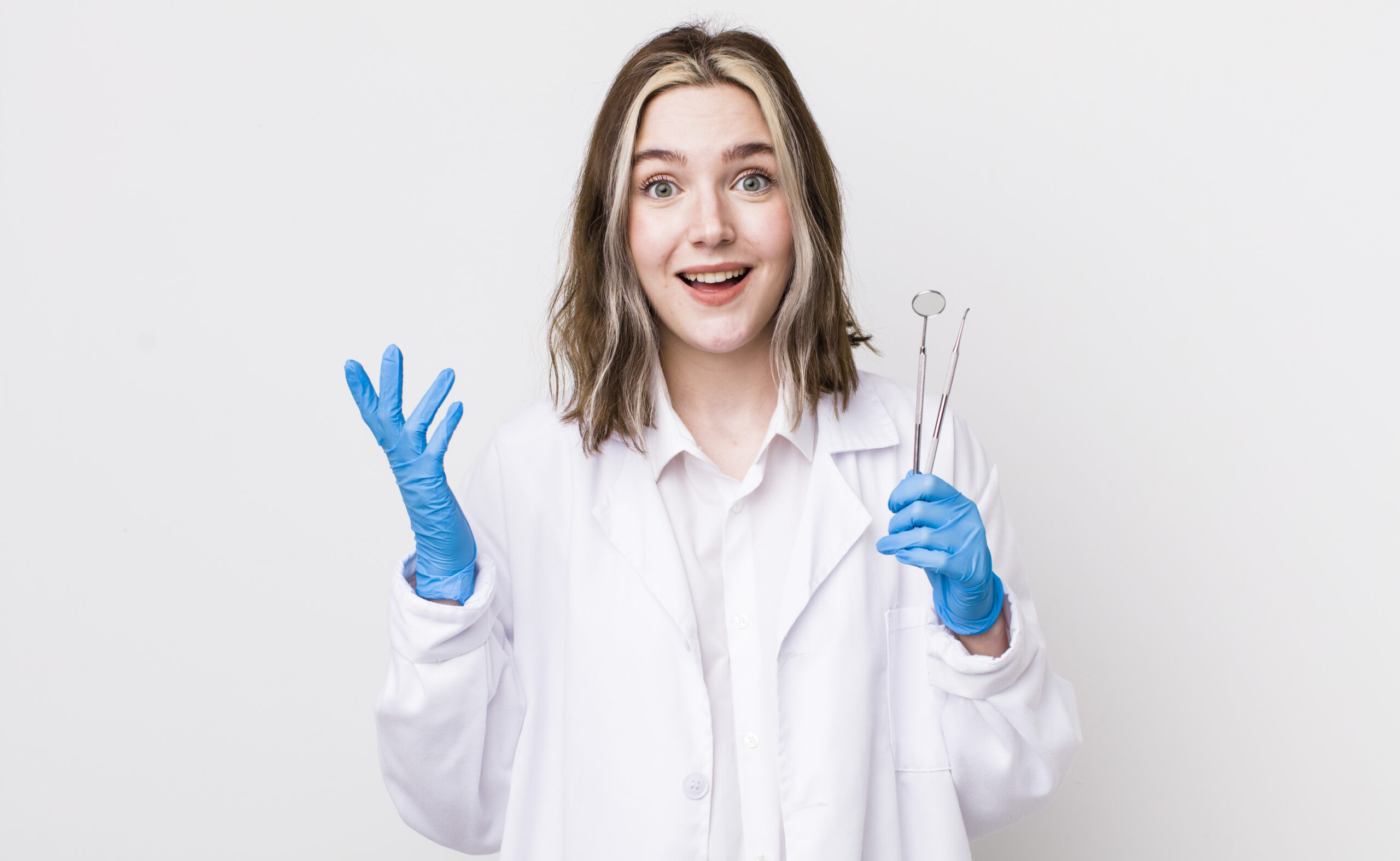 Experienced periodontist in Beverly Hills providing specialized dental care